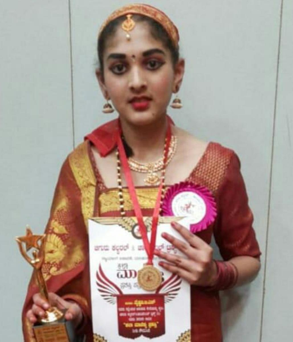T V Vaishnavi receives Kala Manikya award