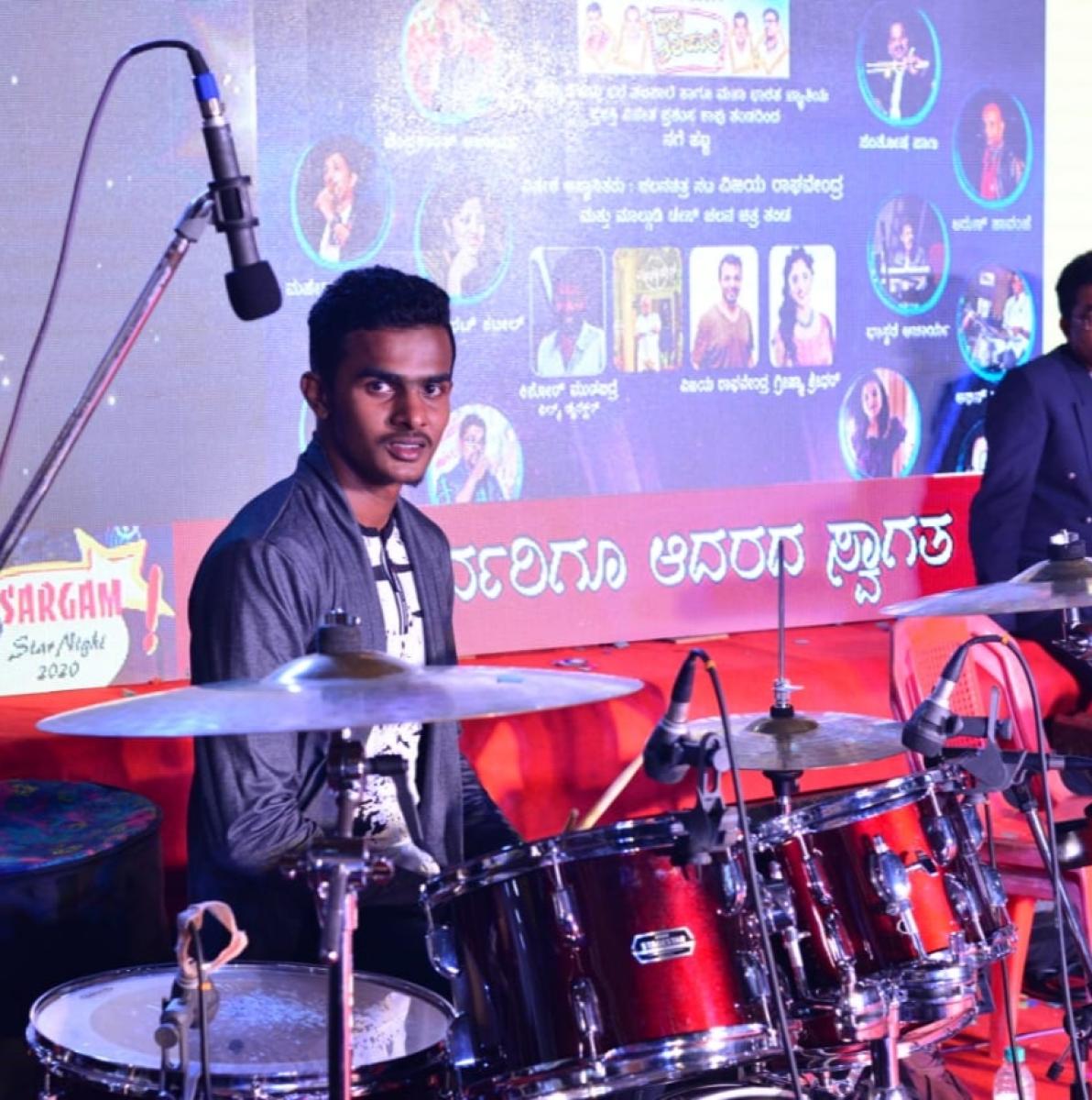 The sprinter who runs to the beat of his own drum
