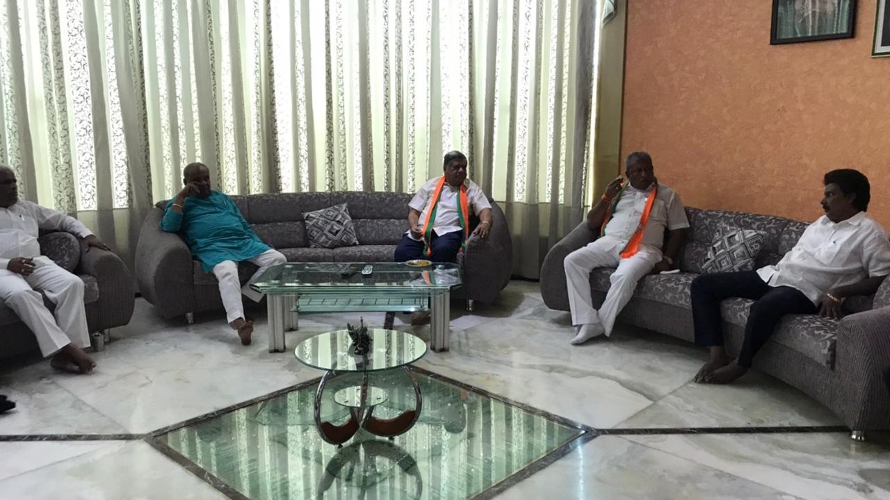 ‘Disgruntled’ Congress leader Lakhan Jarkiholi to campaign for BJP