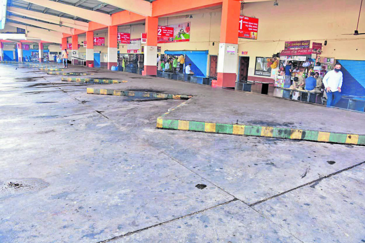 KSRTC employees’ stir hits people in Kodagu