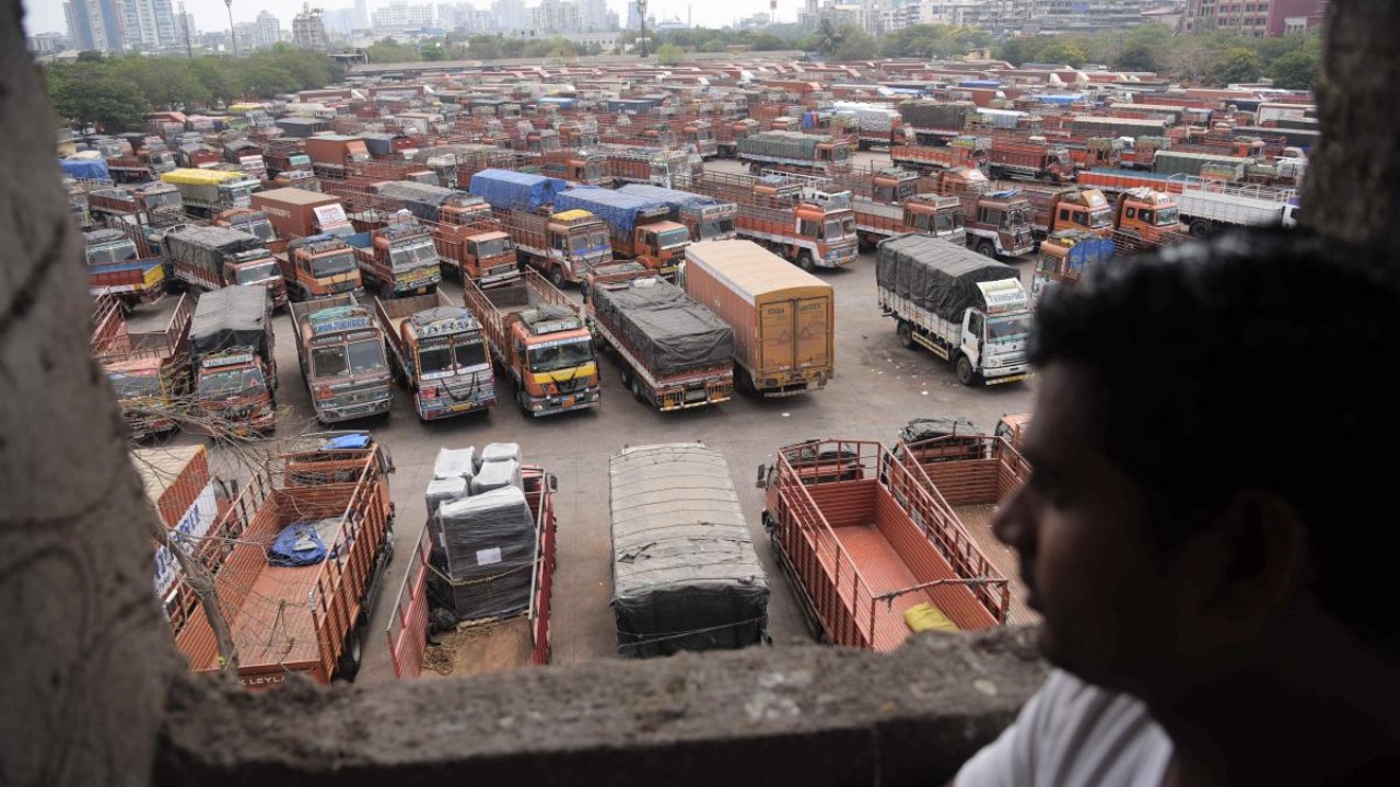 Lorry owners warn suspension of movement in Kodagu