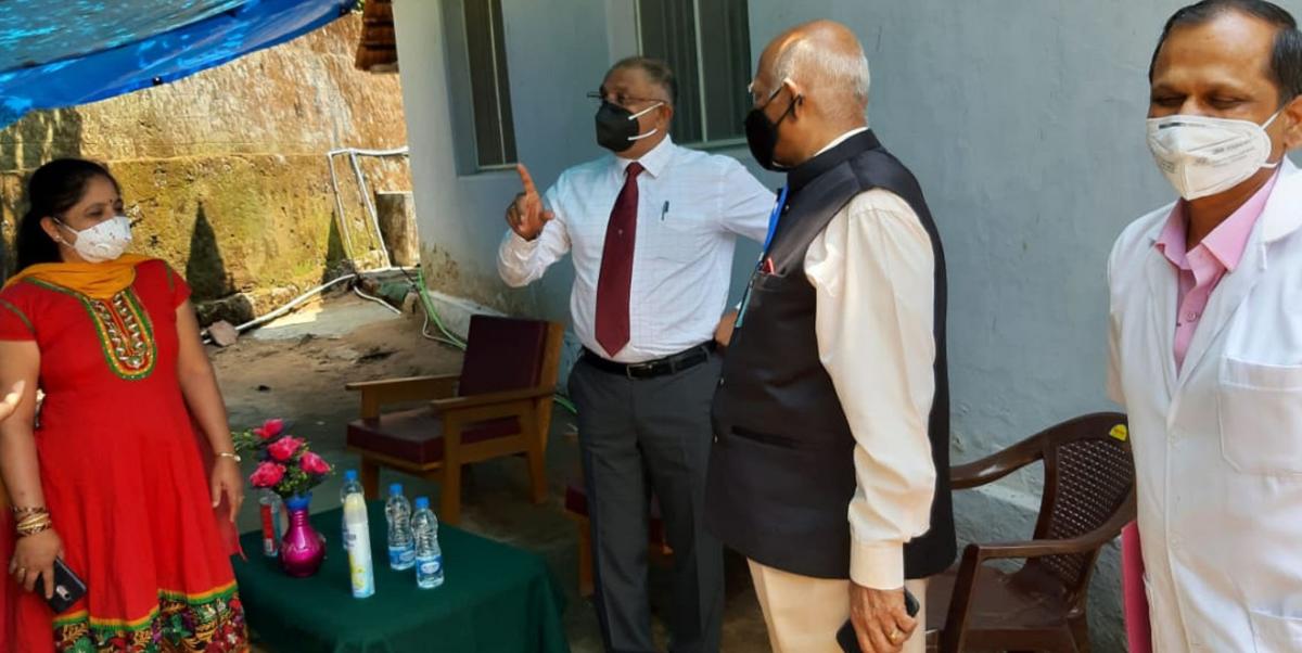 General Commanding Officer visits ECHS hospital in Virajpet