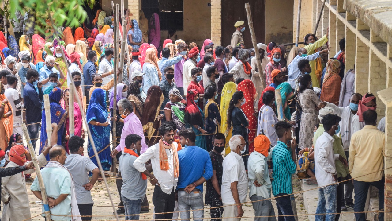 The problem of voter indecisiveness