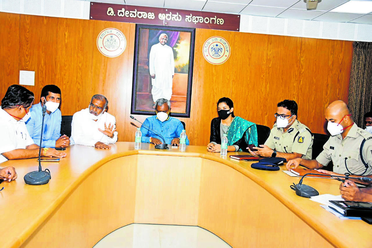 Govt alive for poor during Covid, Somashekar tells Mahesh