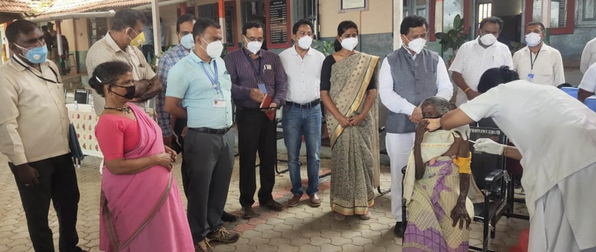 Vaccination drive for tribals begins