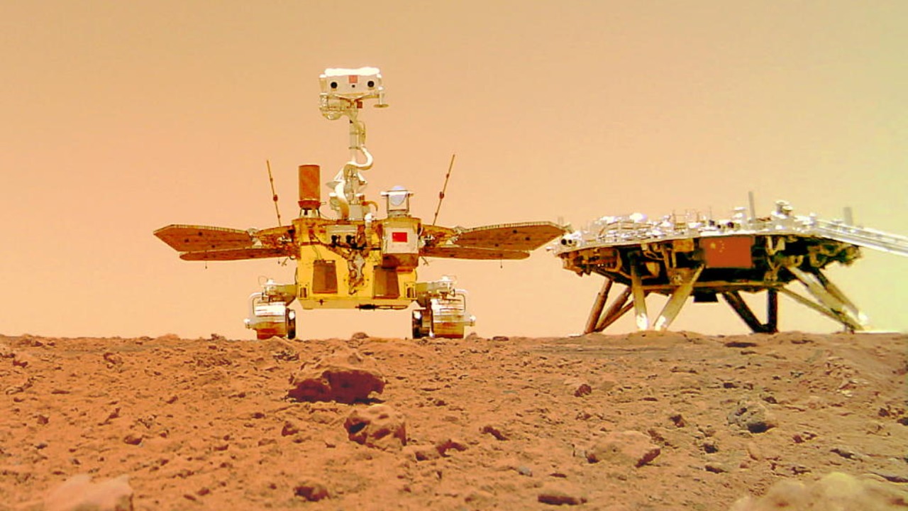 Photos show Chinese rover on dusty, rocky Martian surface