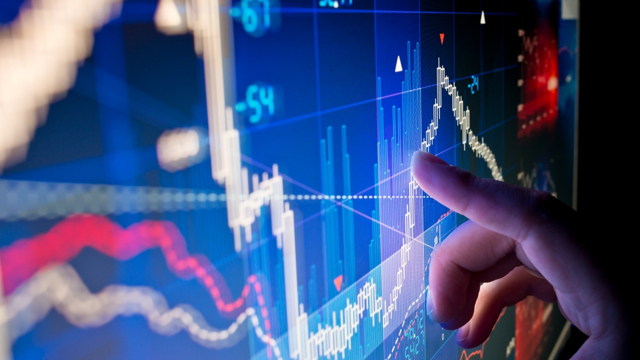 Here's how you can build a low-risk portfolio