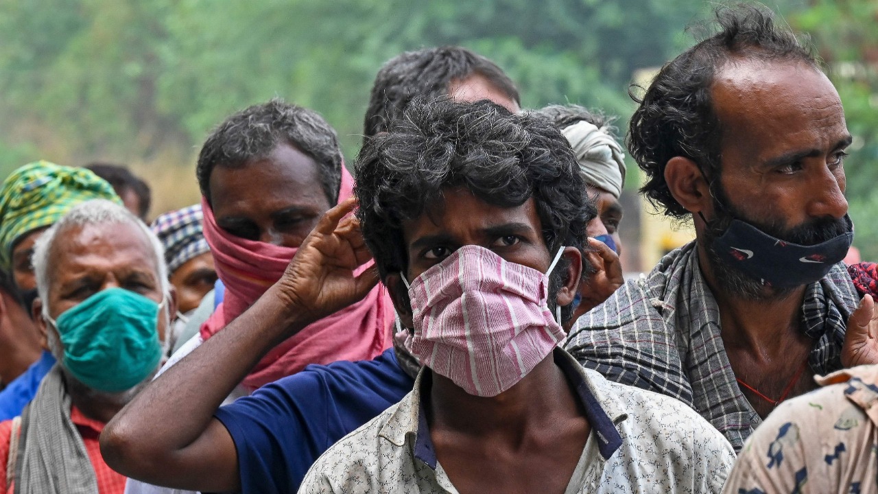 Delhi increases minimum wage for daily wagers
