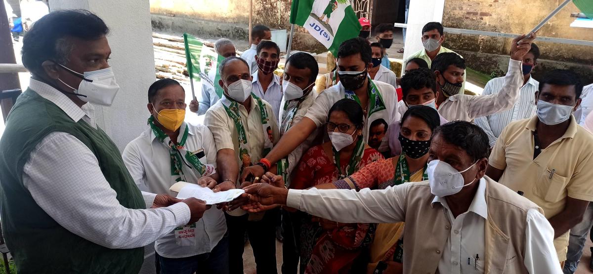 JD(S) protests against Central, state governments