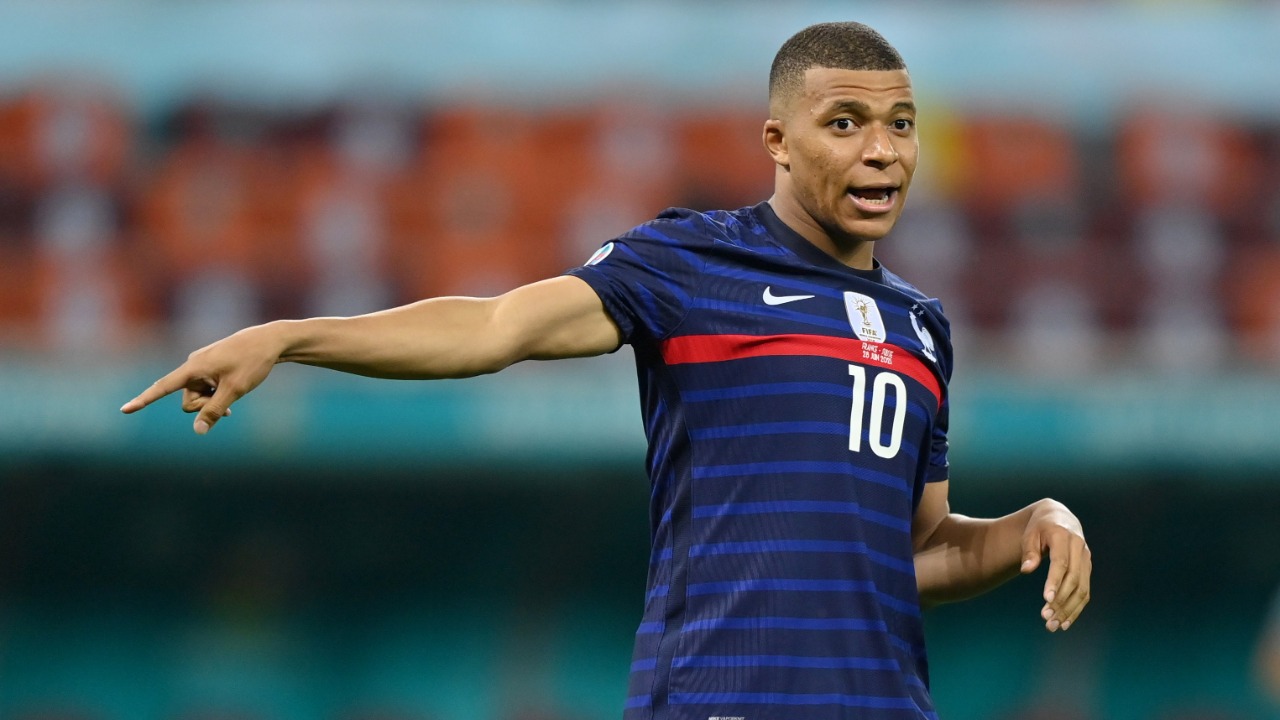 Mbappe must leave PSG to make 'global impact': Anelka