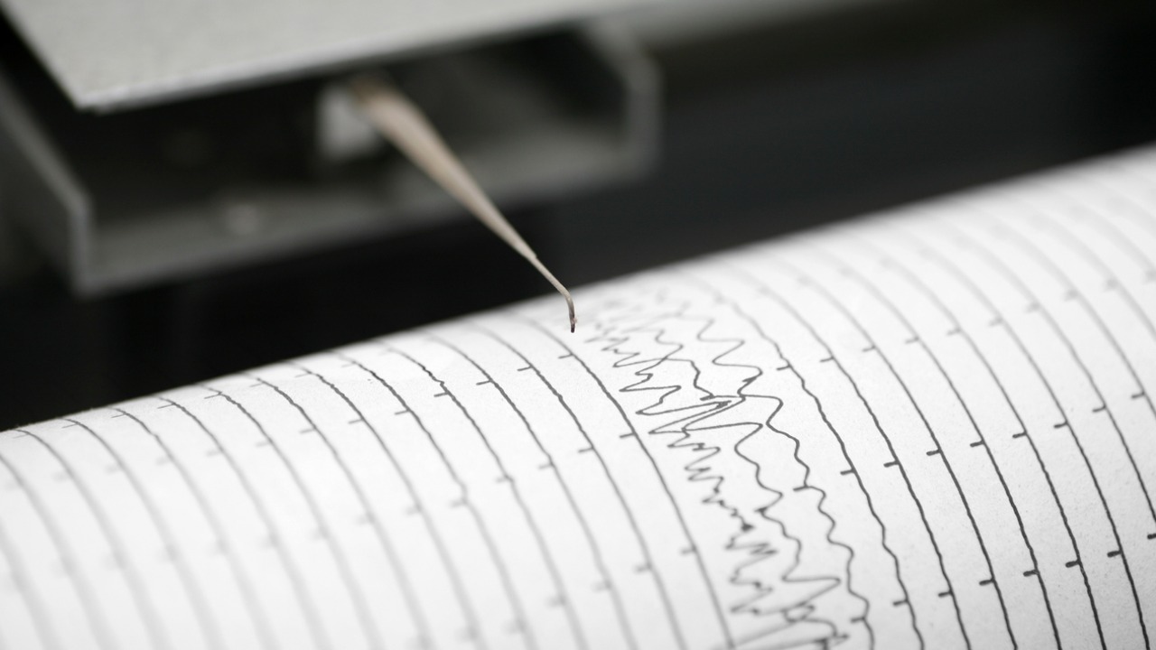 Earthquake of magnitude 6.2 strikes off Indonesia coast 