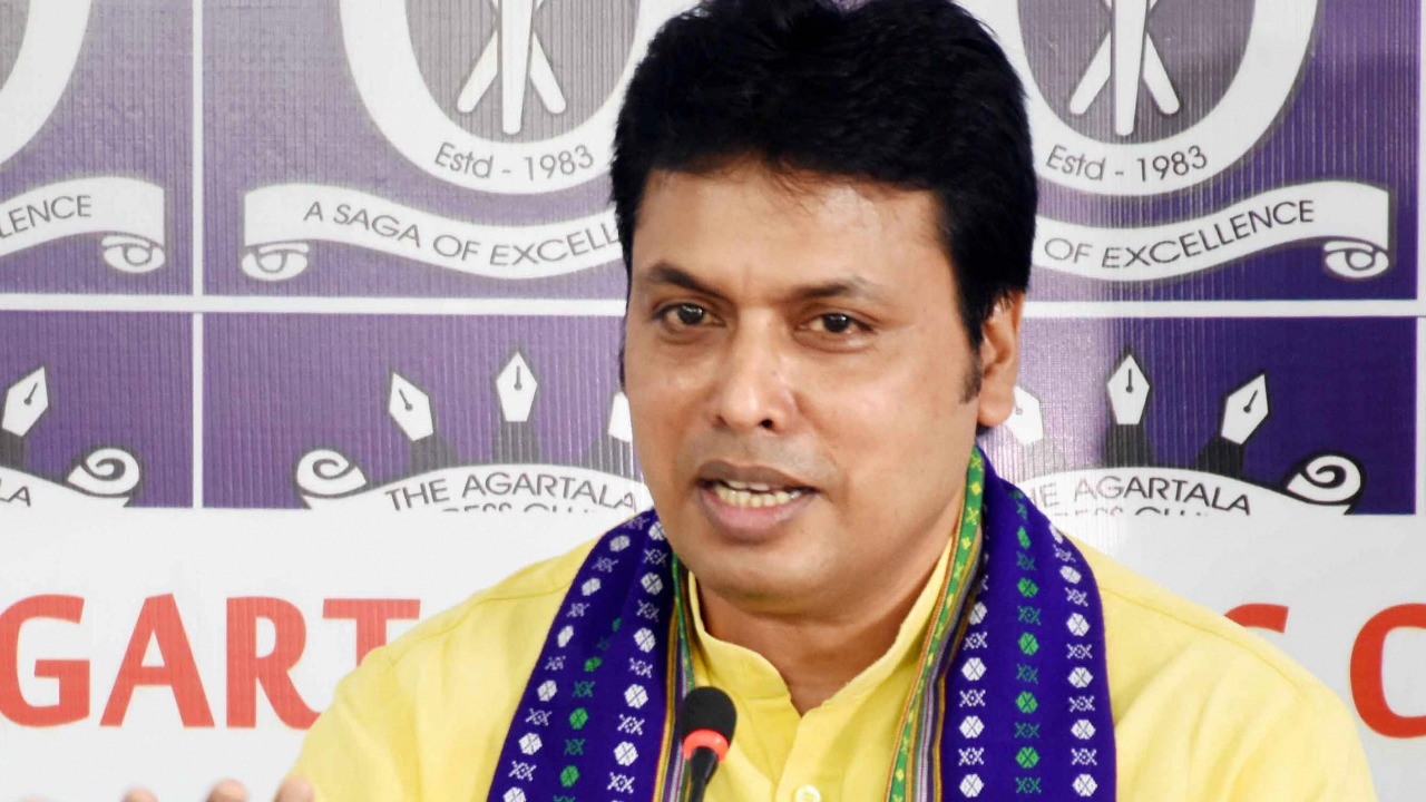 Fruit Diplomacy: Tripura CM to send across pineapples as return gift to Sheikh Hasina
