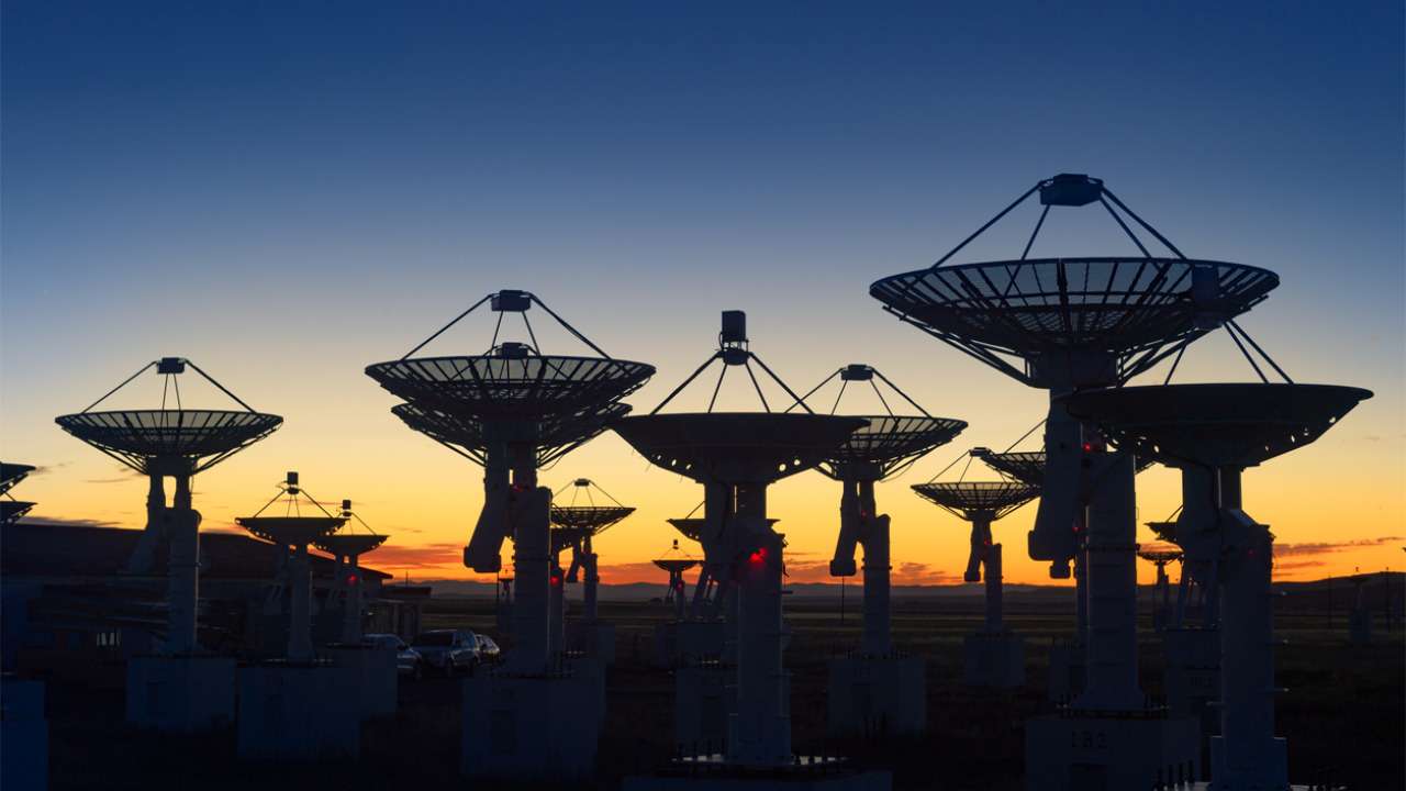 Dish, AT&T sign wireless network deal worth at least $5 bn