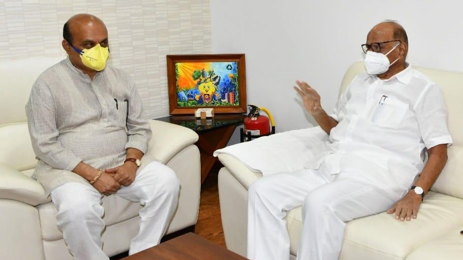 Bommai meets Pawar, discusses water dispute