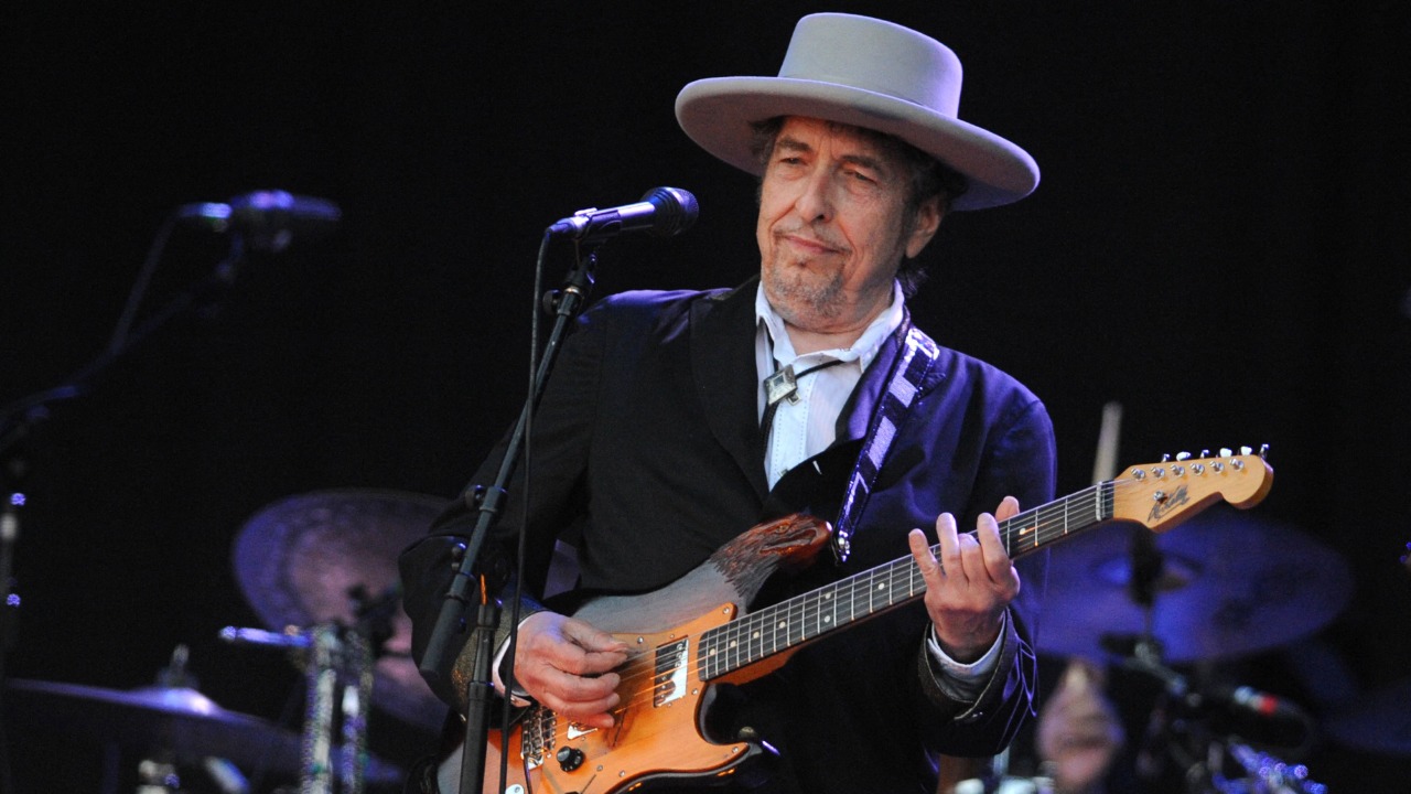 Bob Dylan sued for allegedly sexually abusing 12-year-old girl in 1965