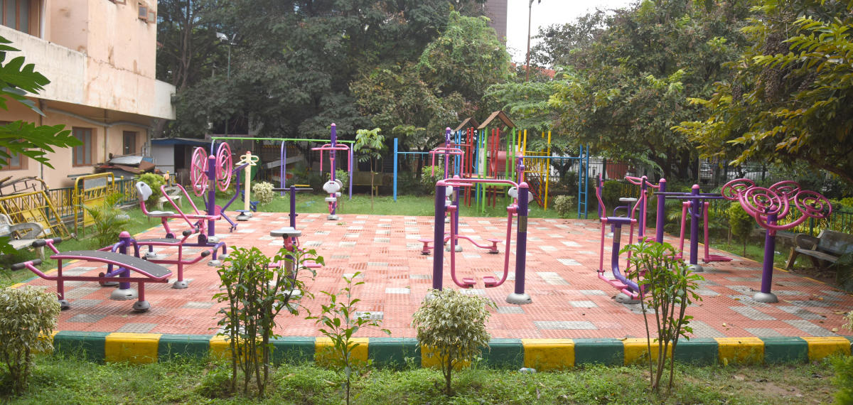 Are gyms in public parks safe?