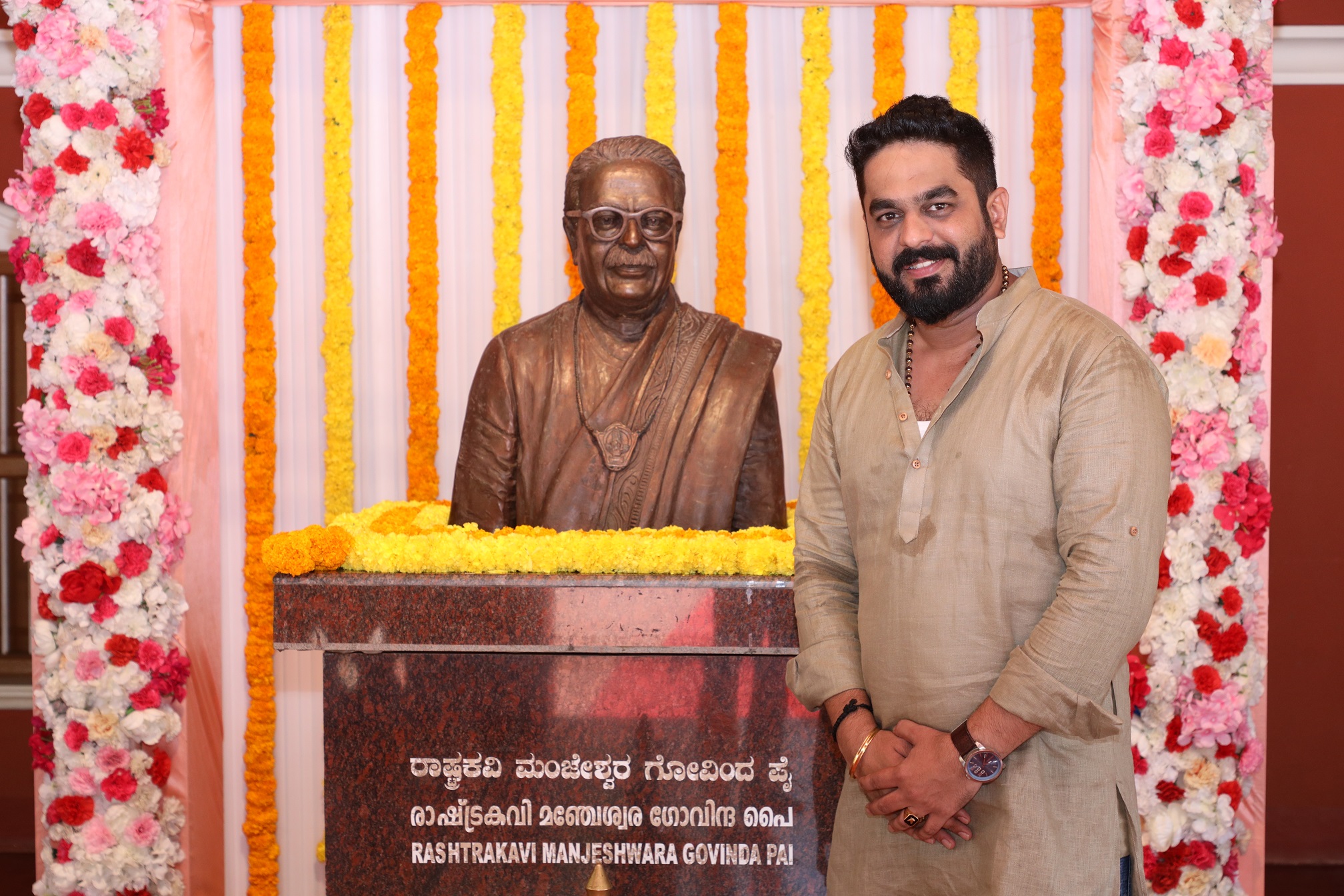 A biopic on Kannada's first Rashtrakavi goes on floor