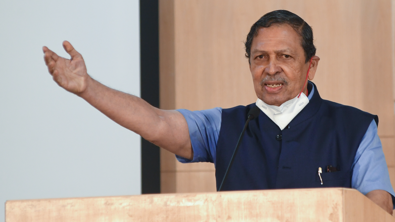 Selfish, greedy ruling class driving corruption: Former Lokayukta