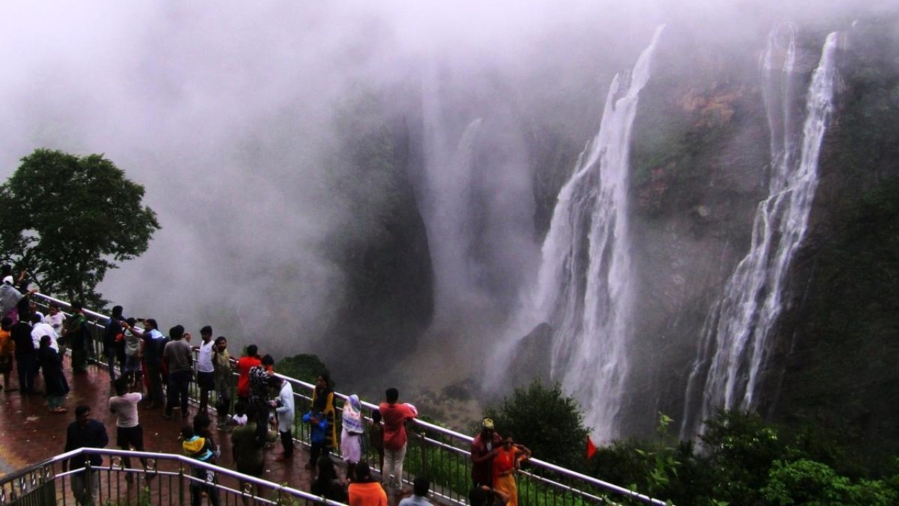 Covid-19 negative report not mandatory to visit tourist spots in Shivamogga