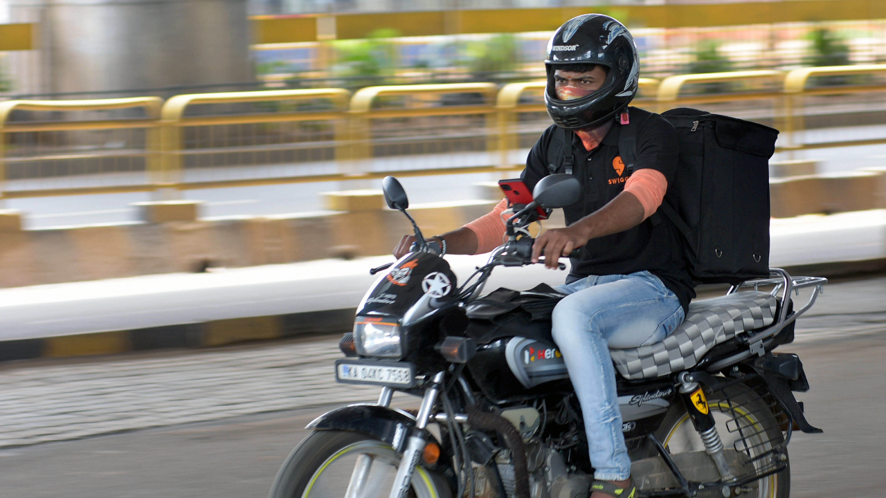 Swiggy, Zomato, cloud kitchens may be brought under GST ambit