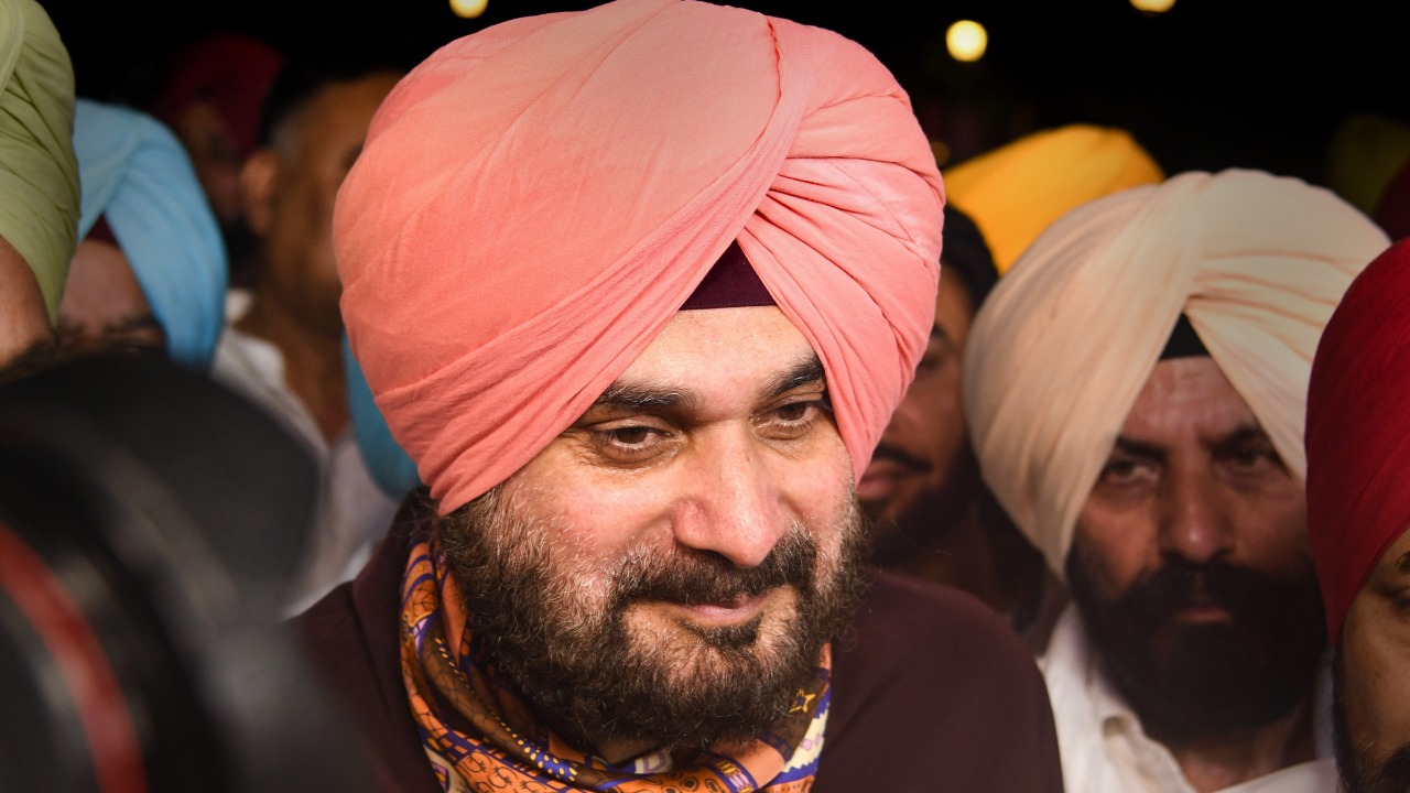 'Kohinoor' Kohli will play for next 2-3 years and score another 10 to 15 tons: Navjot Singh Sidhu
