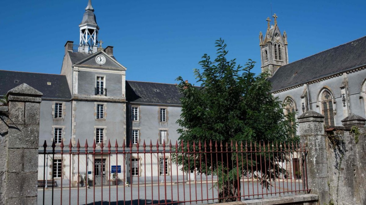 French Catholic Church had estimated 3,000 paedophiles since 1950s - commission head