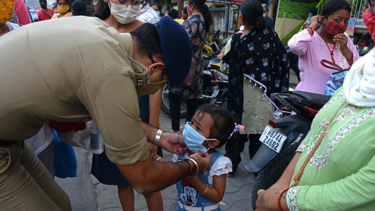 West Bengal Covid-19 positivity rate crosses 2% amid Durga puja celebrations