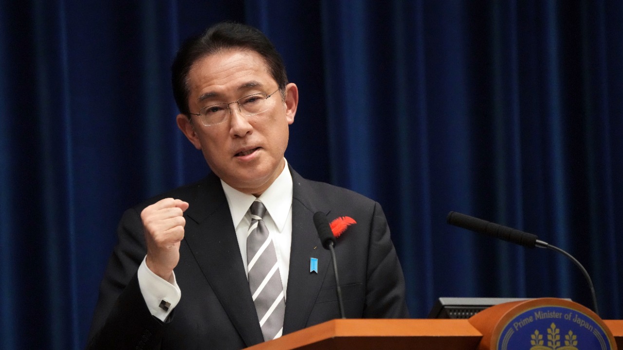 New Japan PM sends offering to controversial Yasukuni shrine