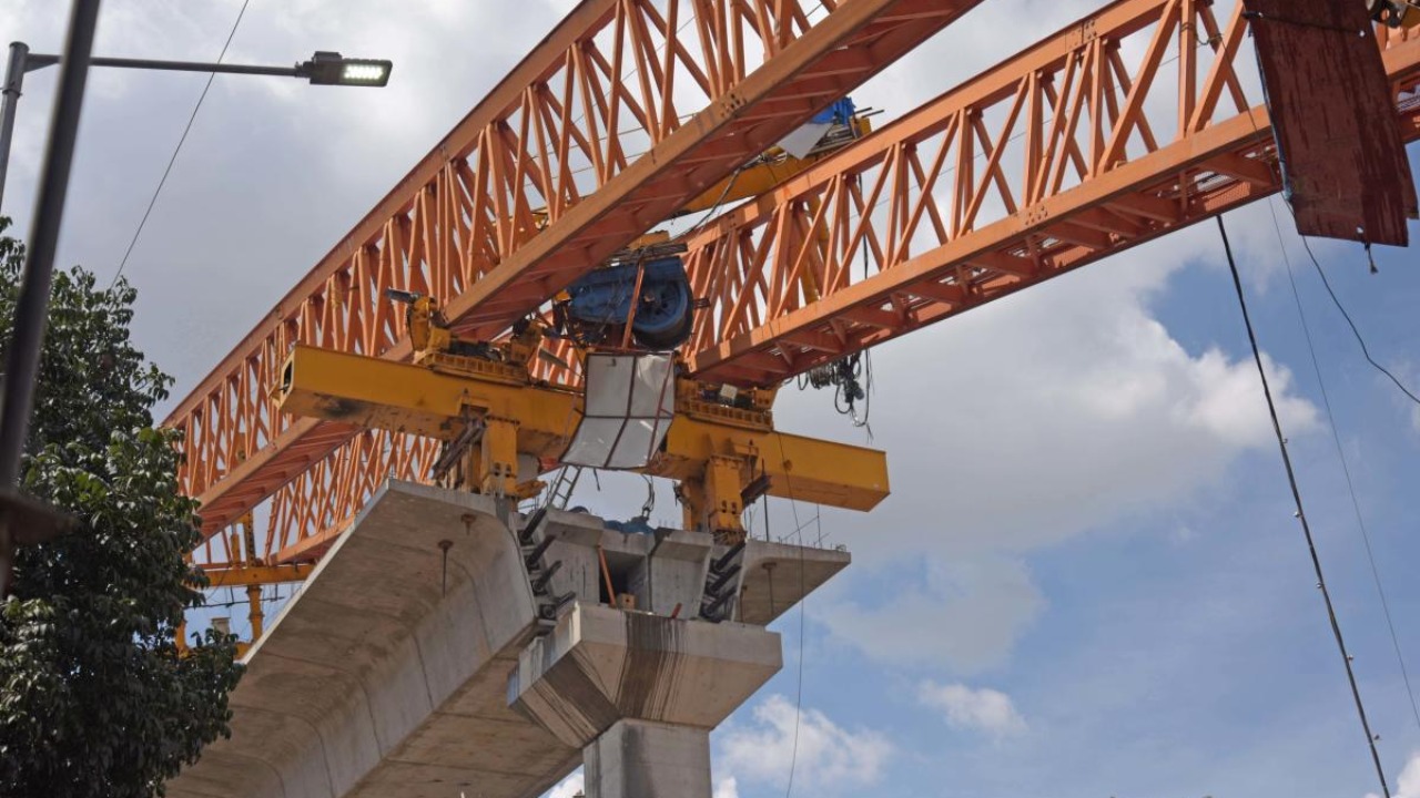 Launching gantry slips off metro pillar in BTM Layout but disaster averted