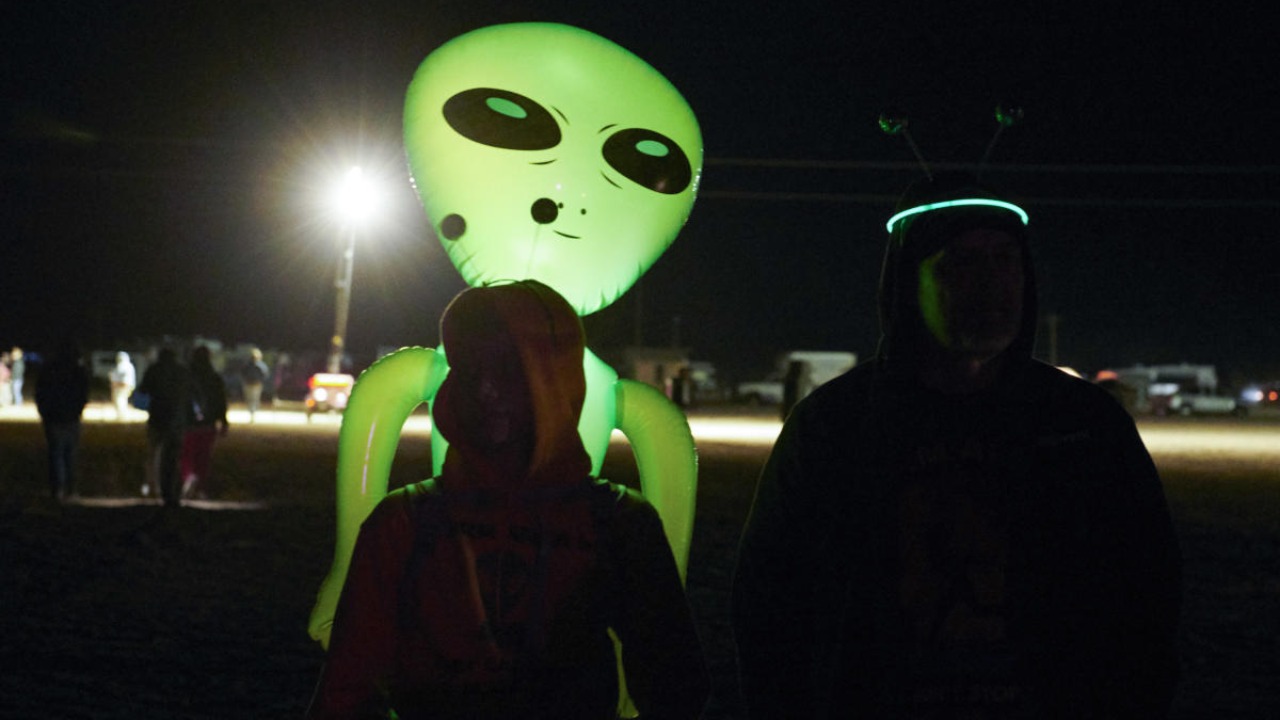 Would Russia or China help US if it was invaded by space aliens?