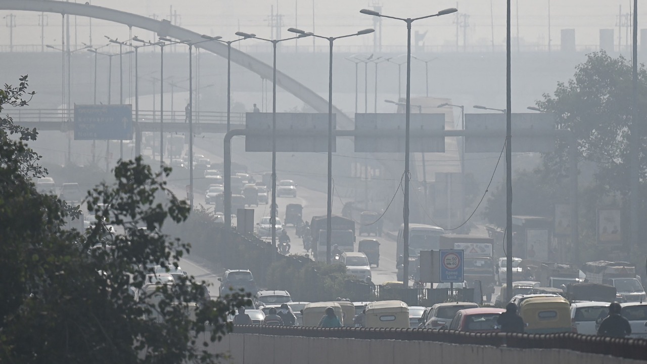 Delhi's air quality remains in 'very poor' category