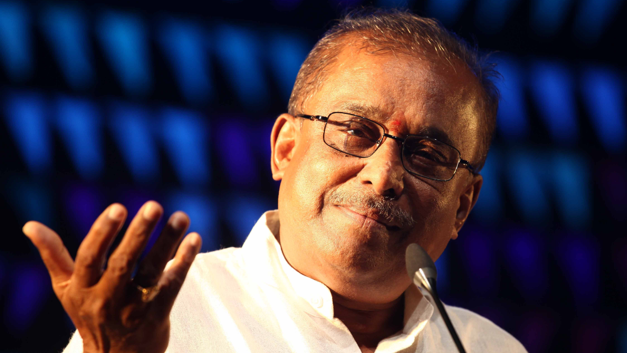 Hamsalekha says sorry as statement on seer lands him in soup