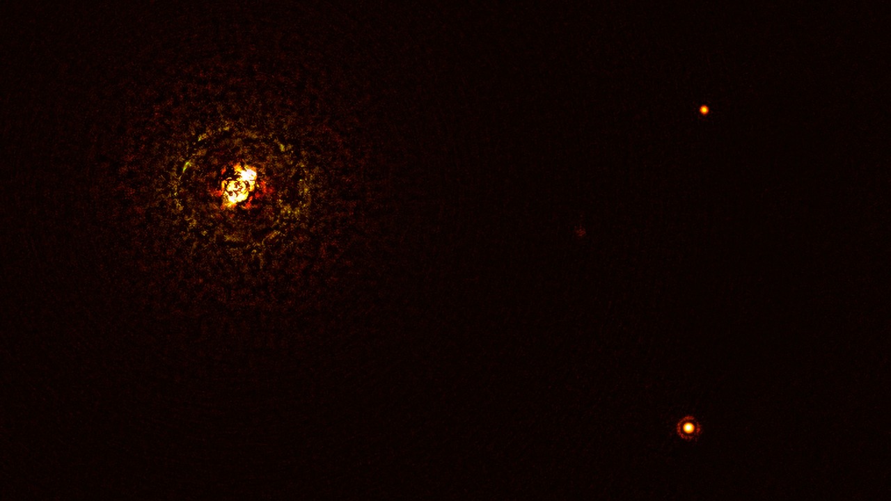 Astronomers spot gigantic planet 10 times bigger than Jupiter