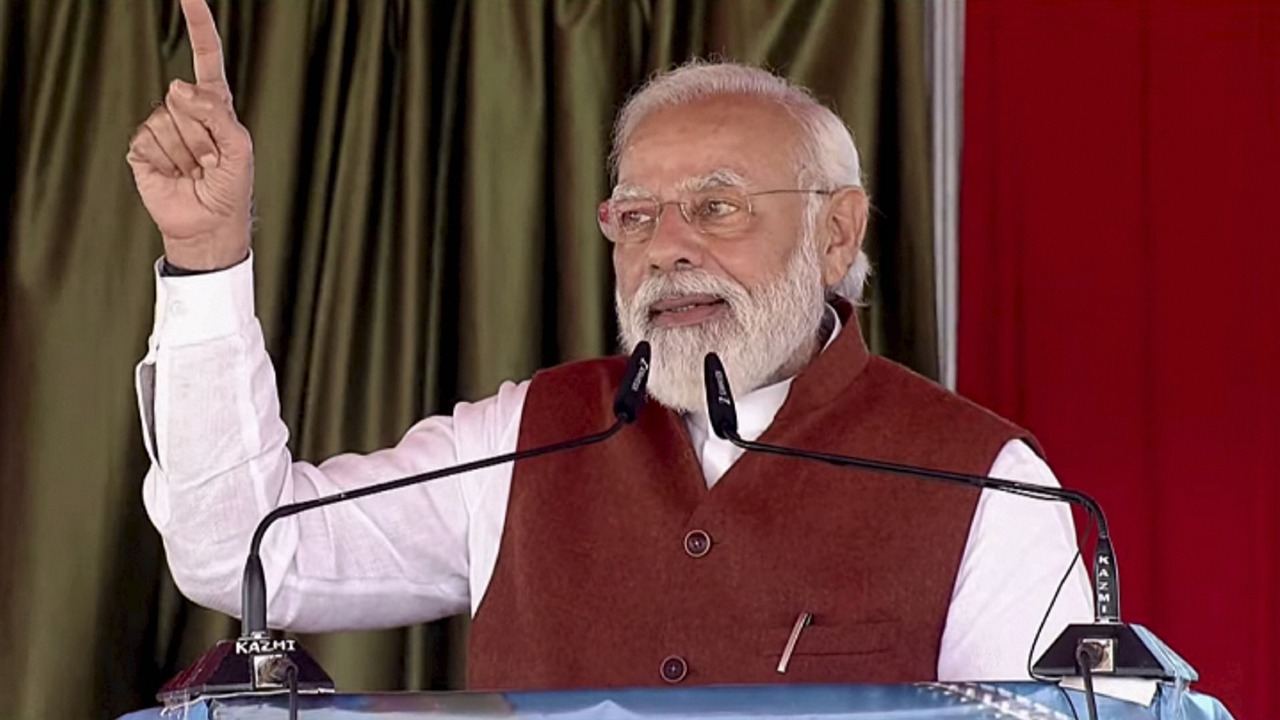 PM Modi's Twitter handle 'hacked', later restored