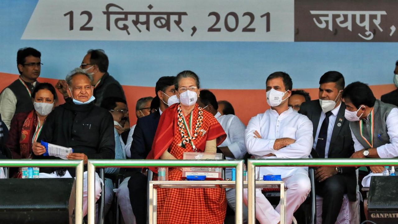 In Congress, Jaipur rally makes rebels fall in step