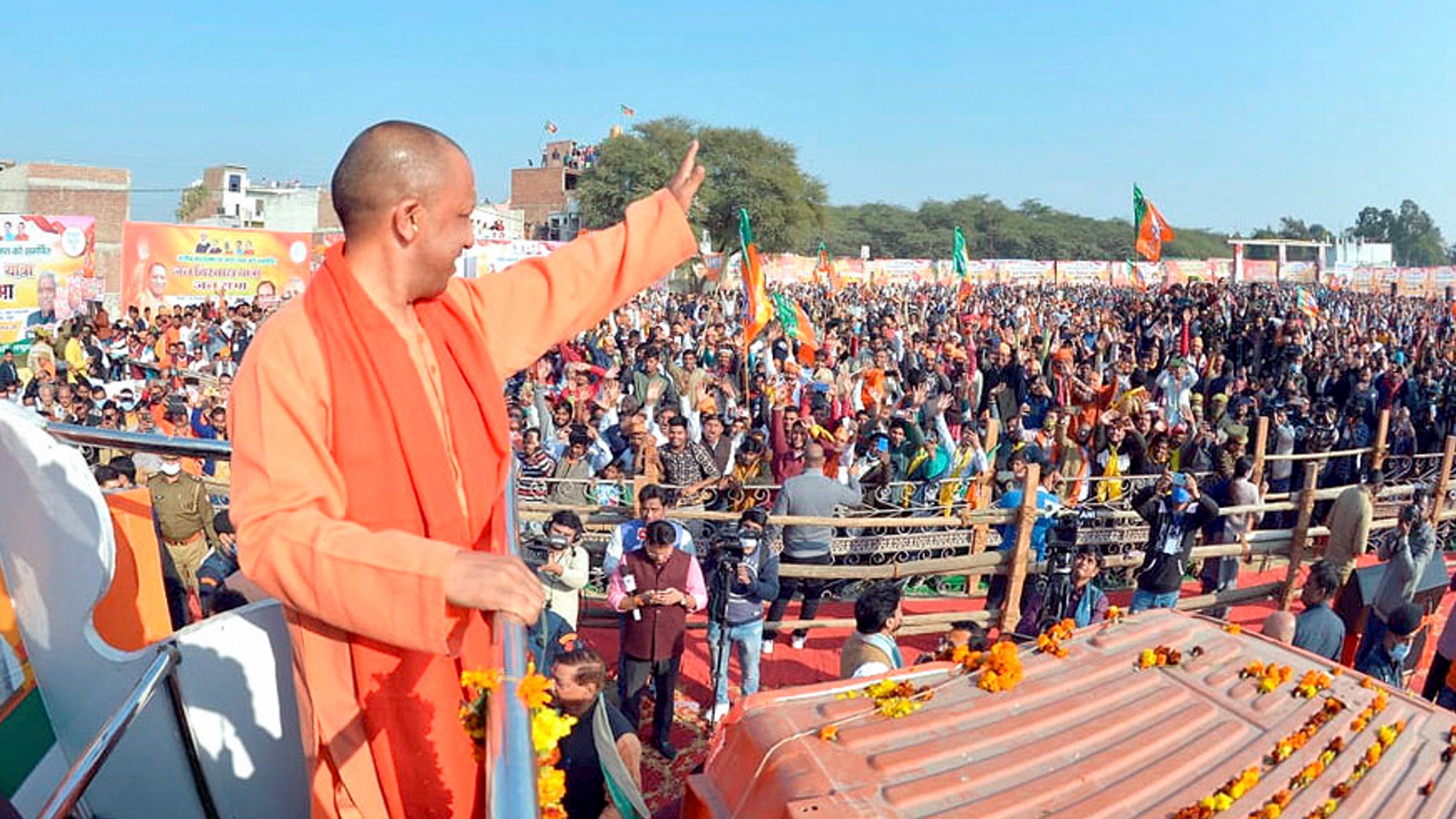 Mahatma Gandhi would be happy to see Kashi today: CM Yogi