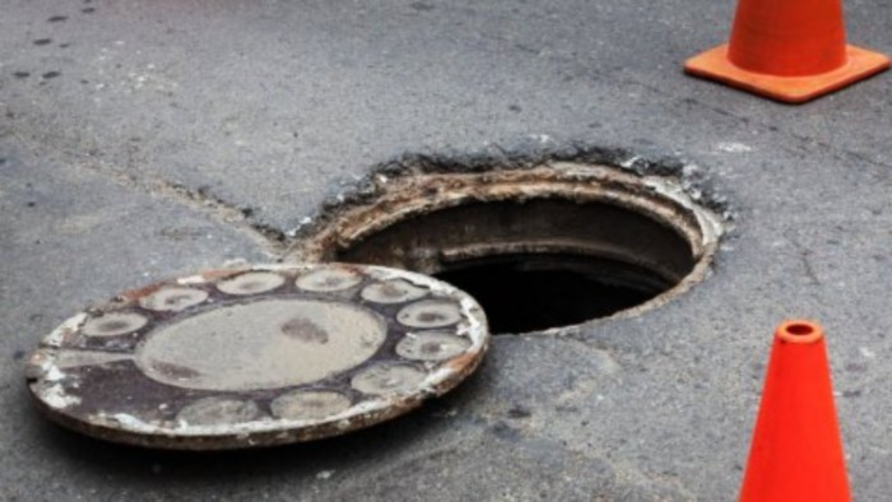 No person currently engaged in manual scavenging: GoI