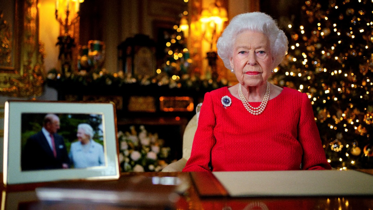 Queen recalls 'familiar laugh missing' in Christmas speech
