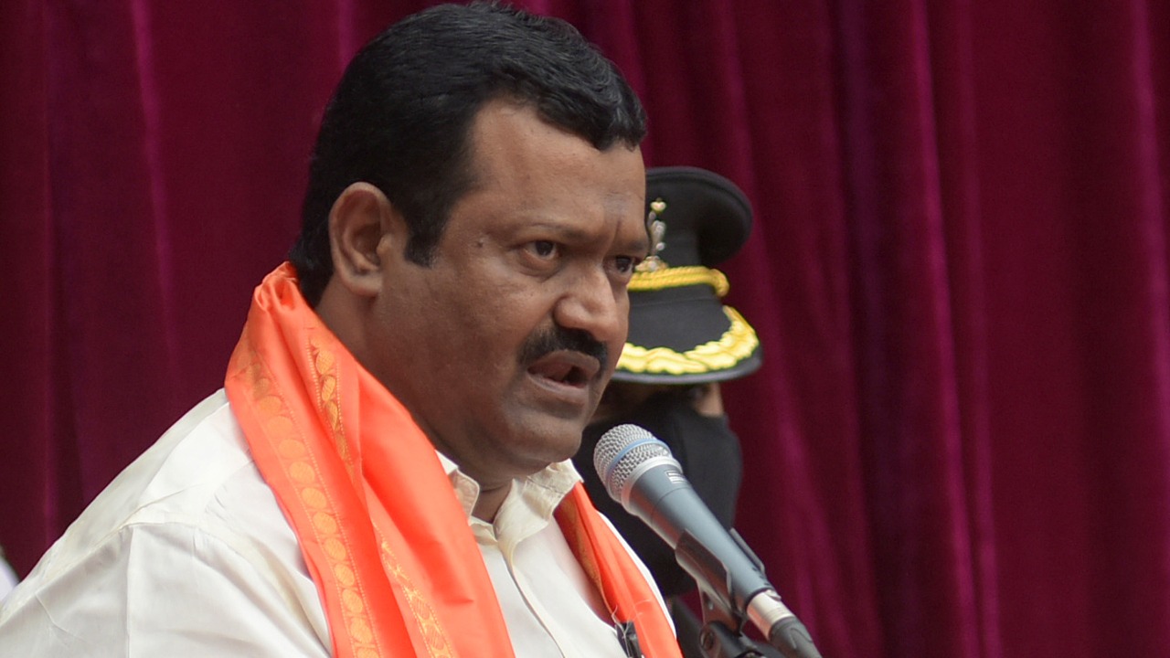 Munenakoppa calls Cong's Mekedatu march a poll gimmick