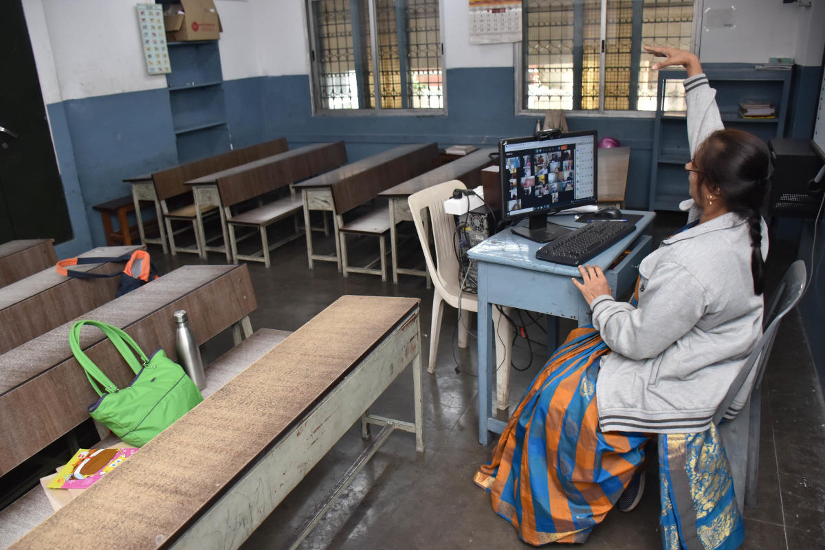 Self-driven education worsens learning loss