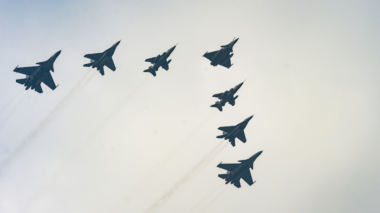 Air manoeuvres steal the show at Republic Day parade