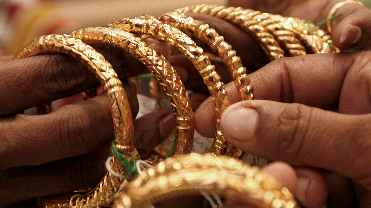Jewellery store employee, aide held for Rs 45 lakh gold theft in Bengaluru's Muthyalanagar