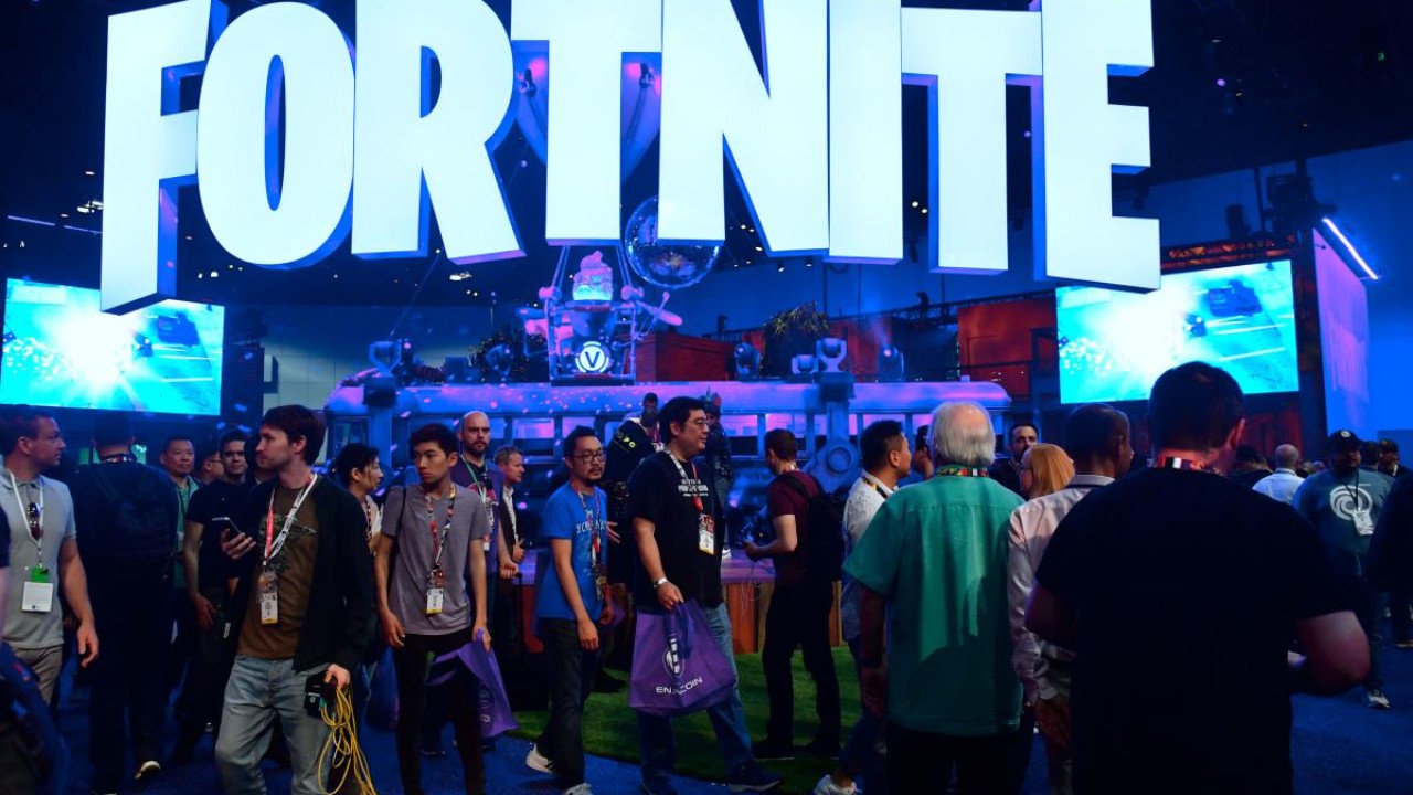 35 US states, Microsoft back Epic Games in its fight against Apple