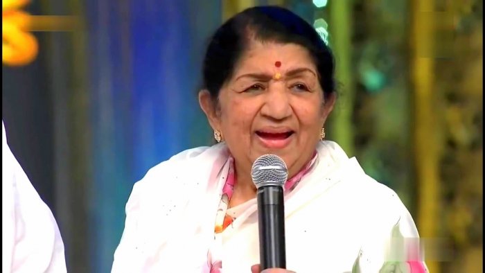 Lata Mangeshkar's heath improving, responding to treatment: Tope