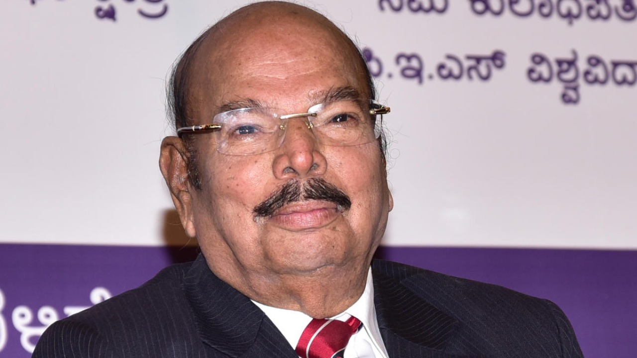 Give priority to govt schools in budget, Prof MRD tells Bommai
