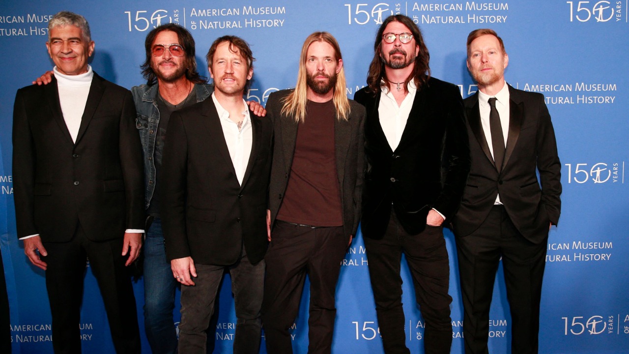 Foo Fighters win three Grammys, one week after drummer's death