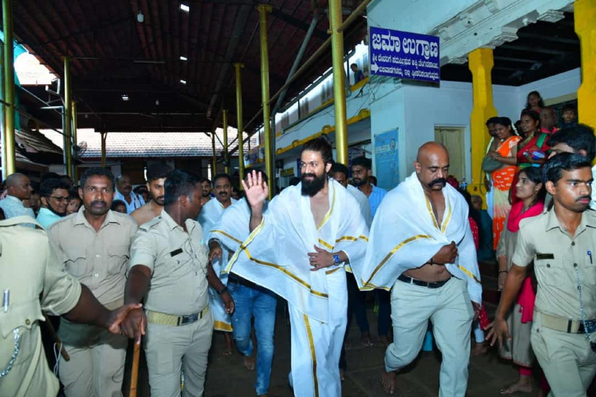 Yash visits Kukke Temple, Dharmasthala