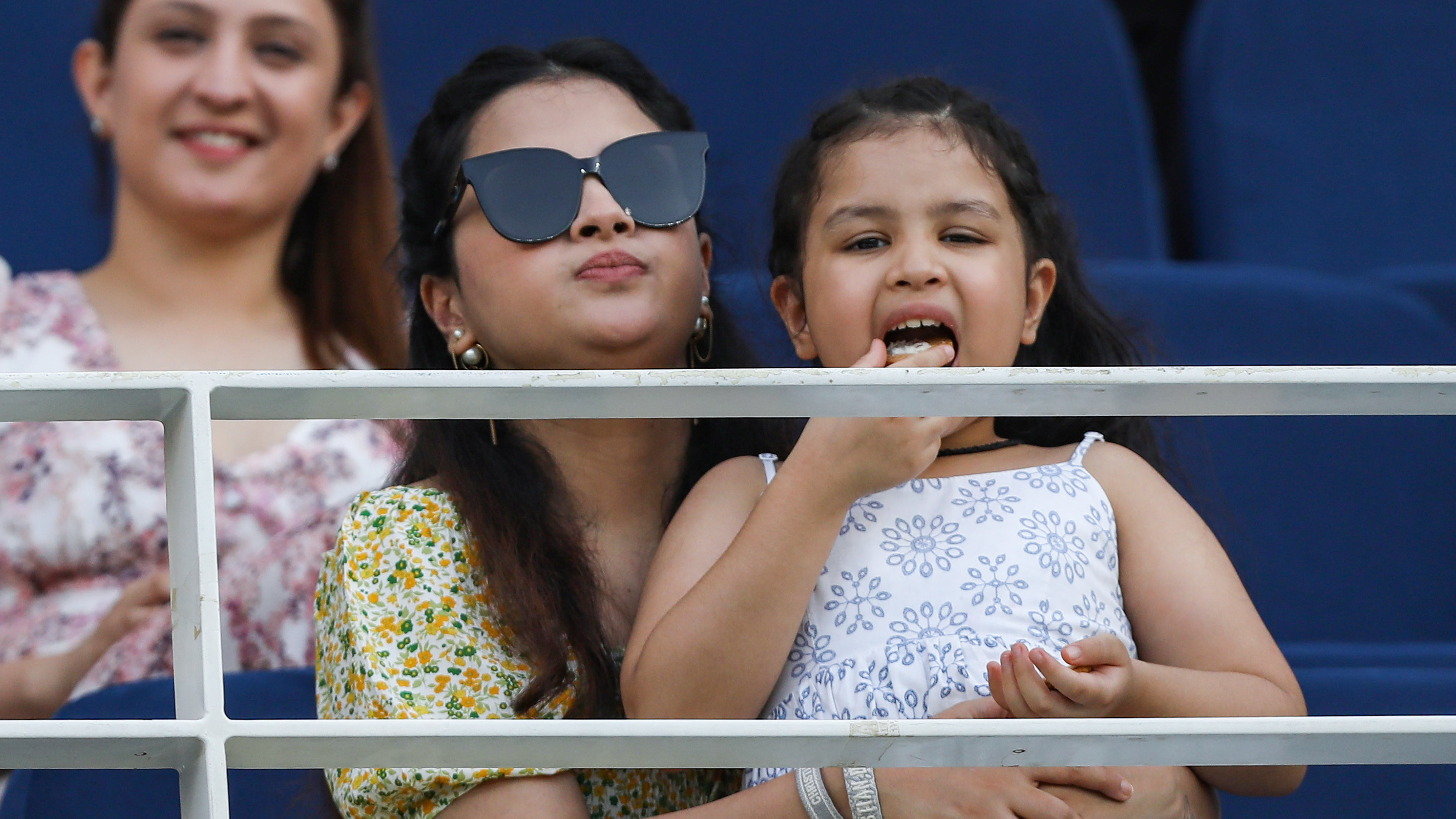 Sakshi Dhoni's tweet on Jharkhand power crisis goes viral