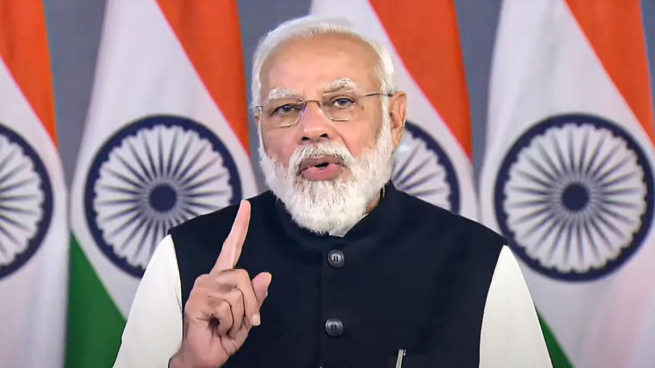 Govt scheme beneficiaries praise PM Modi, criticise ex-bureaucrats over letter