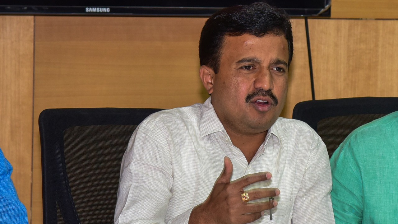 Karnataka government staff threaten mega stir to press Congress for old pension scheme